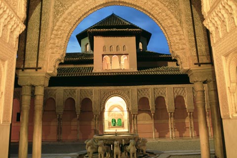 Alhambra: Palacio del Partal (Closeup)