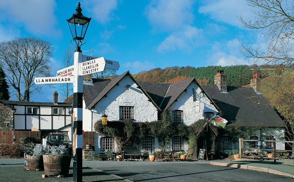 Wales Dyffryn Ceiriog North-Llanarmon Towns & Villages