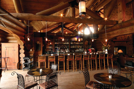 En Suite Le Grand Lodge & Chez Borivage bar