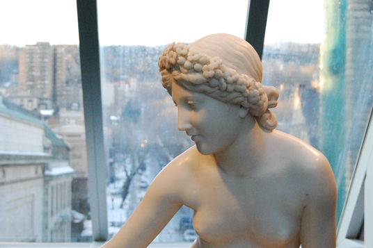 Montreal Museum of Arts quebec, greek statue 