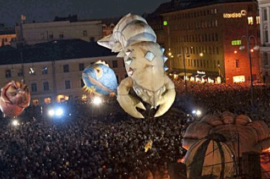 Flying balloon crab Finland 