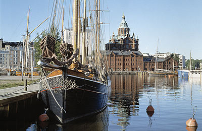 Helsinki Boat Catedral