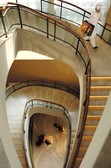 Grand Staircase Peninsula Hotel