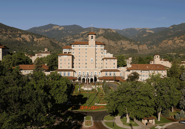 Broadmoor-Hotel-Front