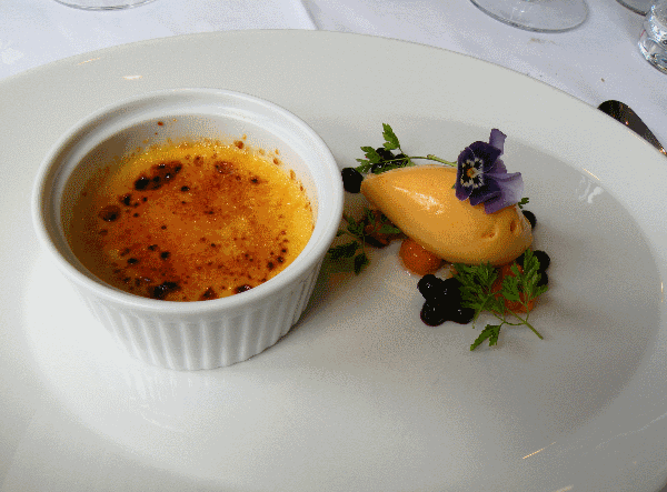 Creme Brulee tinged with Spruce at Hanne Pa Hoyden