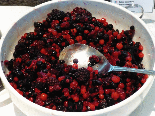 Life's a bowl of blackberries, raspberries, blueberries and currants aboard Hurtigruten's MS Midnatsol
