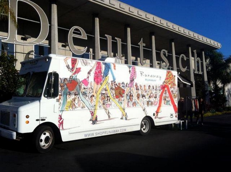 Mobile fashion trucks, the latest US shopping sensation