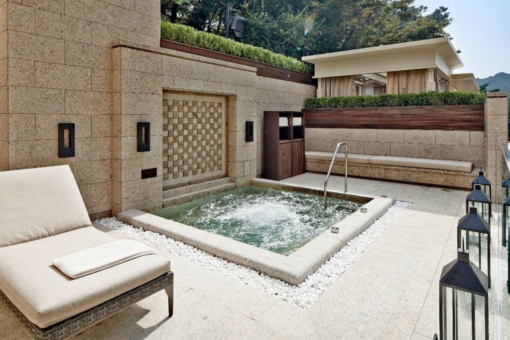 The Shilla Seoul, Outdoor Jacuzzi (low)