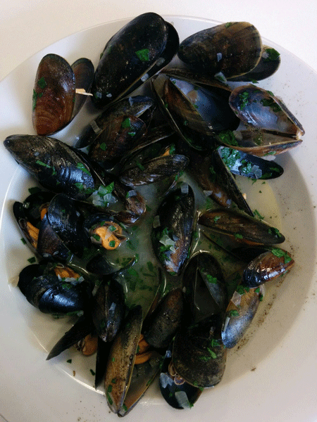 Mussels Marinieres served lunch Le Cordon Bleu London
