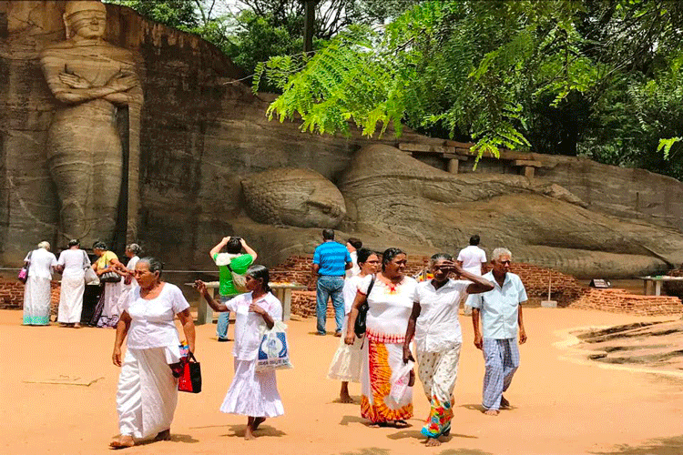 Giant-Buddhas-at-Polonnaruwa-OPT