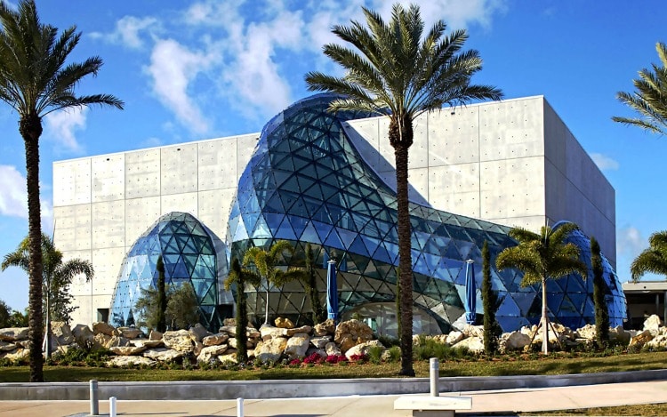 Dali Museum on tRavelSqurie