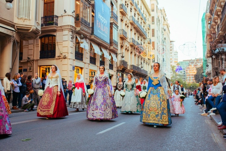 Offer to the Virgin at Las Fallas on TravelSquire