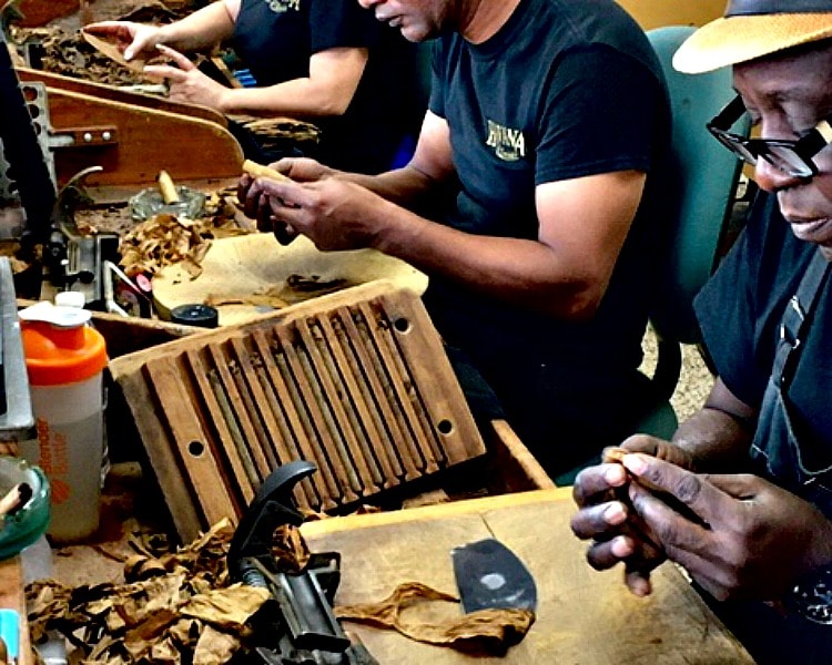 Cuban cirgar makers - a Little Havana highlights on TravelSquire