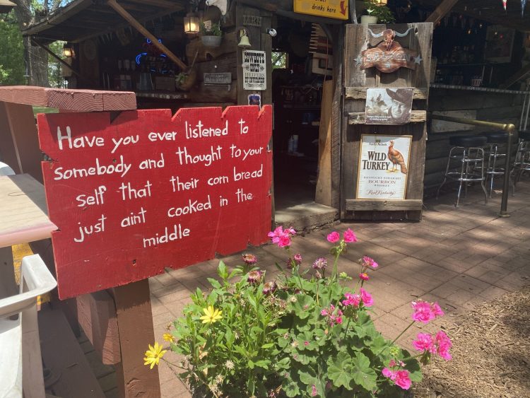 Folksy Signage in Pinetop-Lakeside