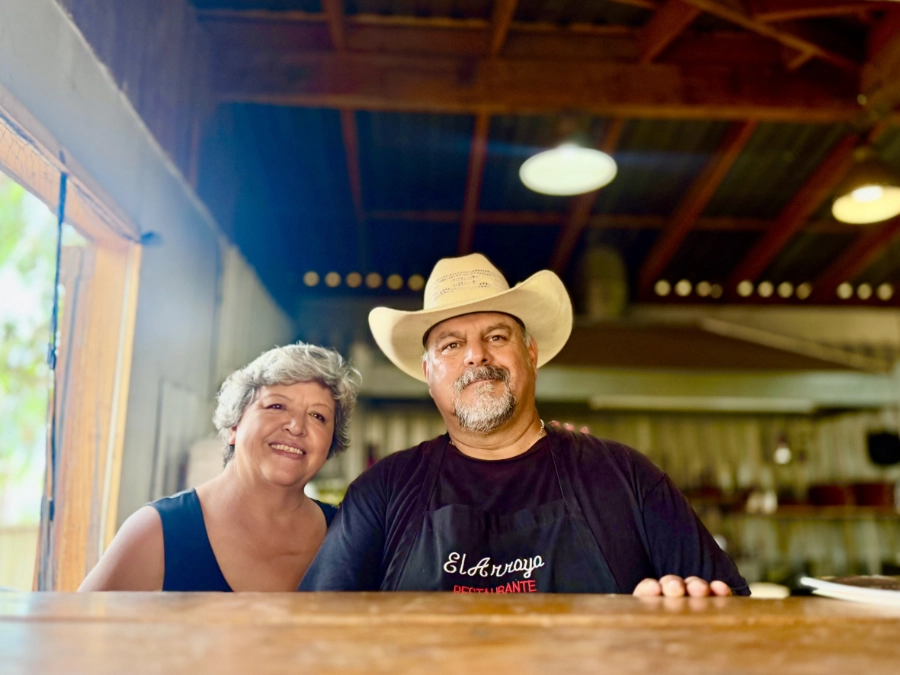 Gaby and Mario, proprietors of El Arroyo